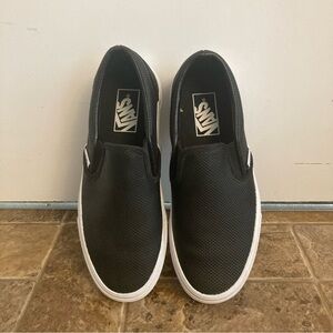 Women’s Vans perforated leather shoe - size 7